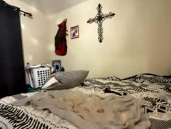 Watch 22bigelo2316´s Live Show on Chaturbate