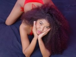 Watch shyblacksweetiee´s Live Show on BongaCams