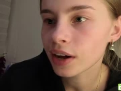 Watch roxxxie_reid´s Live Show on Chaturbate