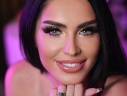 Watch RubyConner´s Live Show on BongaCams