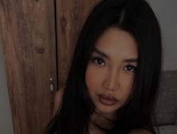Watch MiaBlisshere1´s Live Show on BongaCams