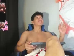 Watch maximiliano_kh4lil´s Live Show on Chaturbate