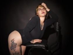Watch chloe-rosse´s Live Show on BongaCams
