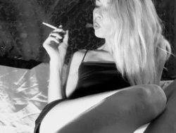 Watch Eva-Melow´s Live Show on BongaCams