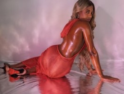 Watch ebonydreams01´s Live Show on BongaCams