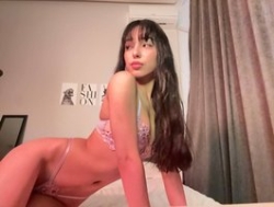 Watch mooniejin´s Live Show on BongaCams