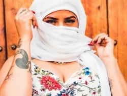 Watch zully-arabb´s Live Show on BongaCams