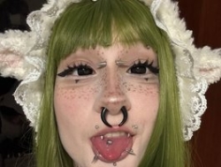 Watch YoungAlice1´s Live Show on BongaCams
