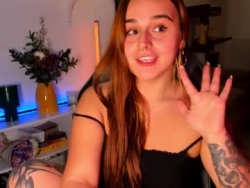 Watch evy_orange1´s Live Show on Chaturbate