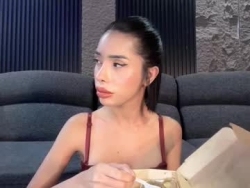 Watch asianhugecockcindy´s Live Show on Chaturbate