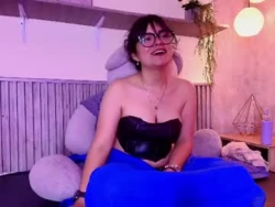 Watch camilaa_vargas_´s Live Show on Chaturbate