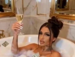 Watch Jessy-Cruzz´s Live Show on BongaCams