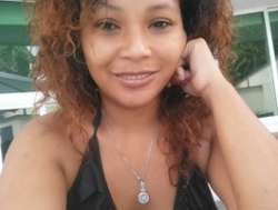 Watch Pisouna´s Live Show on BongaCams