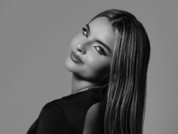 kytziiakaya is Live on ItsLive: Watch kytziiakaya´s Live Show on ItsLive