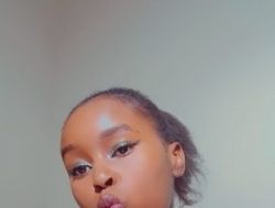 Watch Spiceynelly´s Live Show on BongaCams