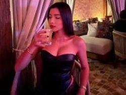 BiancaDream´s Online Stream: I am a shy, sensual Latin girl, with black hair, hot curves and a charming smile who seeks to explore new things, very good moments with new people Watch BiancaDream´s XXX Show and Chat!
