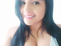 Watch ComeFuckMe18´s Live Show on BongaCams