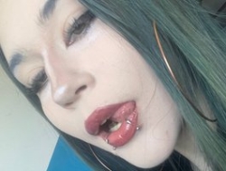 Watch Bety-White´s Live Show on BongaCams