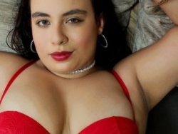 Check luci_ferrer´s Real-Time Streaming Adult Shows