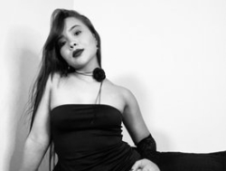 Watch Bellaroch´s Live Show on BongaCams