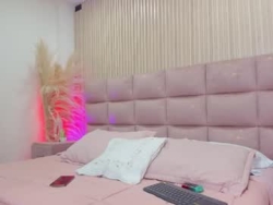 Watch kittyblossom1_´s Live Show on Chaturbate