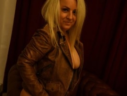 Watch HoneyVibeLive´s Live Show on BongaCams