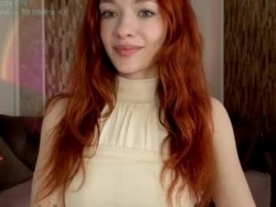 Watch miarouge_me´s Live Show on Chaturbate