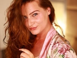 Watch CassieSugar´s Live Show on BongaCams