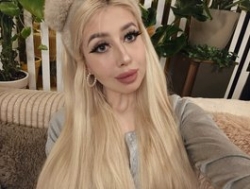 Watch MiaLiaHot´s Live Show on BongaCams