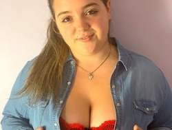 Watch KimberlyCaprice´s Live Show on BongaCams