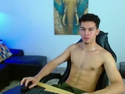 Watch ryan_cum18´s Live Show on Chaturbate