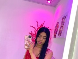 Watch Sophie-clay´s Live Show on BongaCams