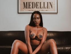 Watch DakotaWangi´s Live Show on BongaCams