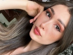 Watch AmyBeee´s Live Show on ItsLive