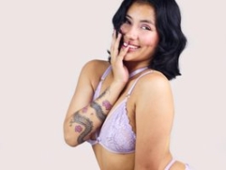 Watch PEACHY-TAY´s Live Show on BongaCams