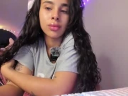 Watch summer_09´s Live Show on Chaturbate