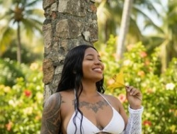 Watch Krayola´s Live Show on BongaCams