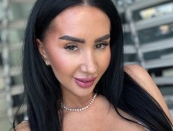 Watch AnnaRhodes´s Livestream and Chat
