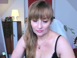 Watch naughtymilane´s Live Show on Chaturbate