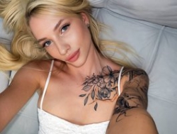Watch EwaBrown´s Live Show on BongaCams