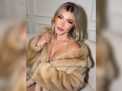 AmberPreston is Live on ItsLive: I thrive on engaging, stimulating conversations let my inner charm and depth captivate you. Together, we can immerse ourselves in unforgettable moments, forging a connection thats both profound and exhilarating. Watch AmberPreston´s Live Show on ItsLive