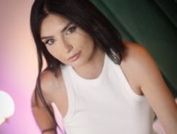 Watch EvieBloomX´s Live Show on BongaCams