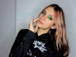 Feniixa is Live on ItsLive: Anal games will always be my favorites, but I love a good flirt Watch Feniixa´s Live Show on ItsLive