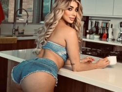 Watch ZoeeVegga´s Live Show on ItsLive