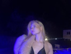 Watch doggy-uwu1´s Live Show on BongaCams