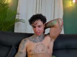 Watch aron_ford´s Live Show on Chaturbate