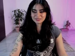 Watch annacrow´s Live Show on Chaturbate