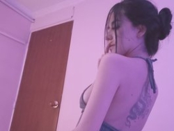 Watch Coraliinee´s Live Show on BongaCams