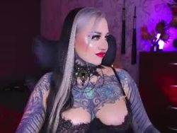 Watch mistressdarkstar´s Live Show on Chaturbate