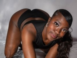 Watch nylaroyale´s Live Show on BongaCams